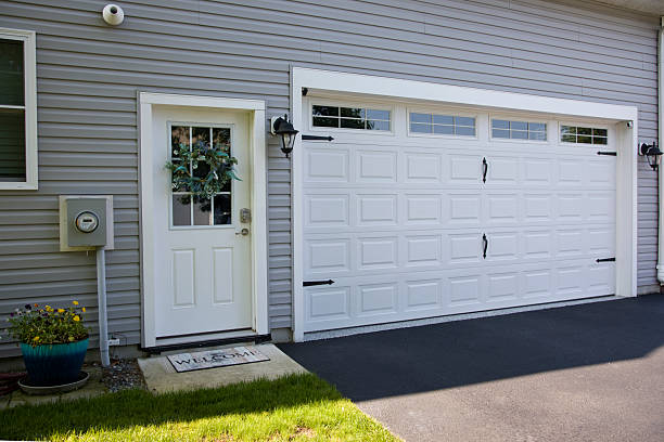 24/7 Emergency Garage Door Panel Replacement experts in Forest Acres, SC